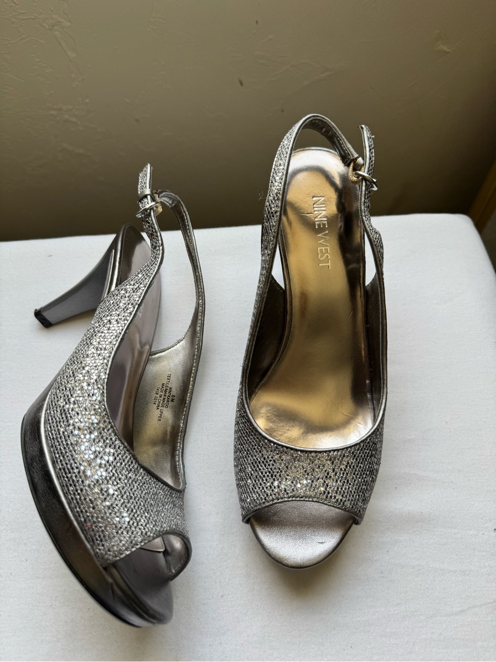 Nine West Metallic Silver Sparkly slingback ✨🩶 PeepToe Heels Size 6